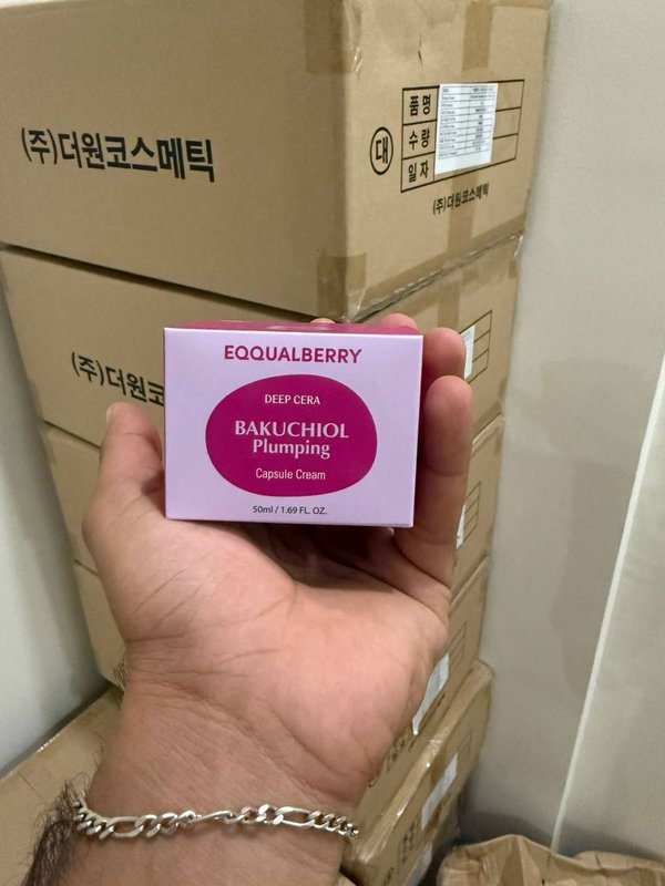 كريم كبسولات ديب سيرا المرطب بالباكوتشيول من إيكوال بيري. 