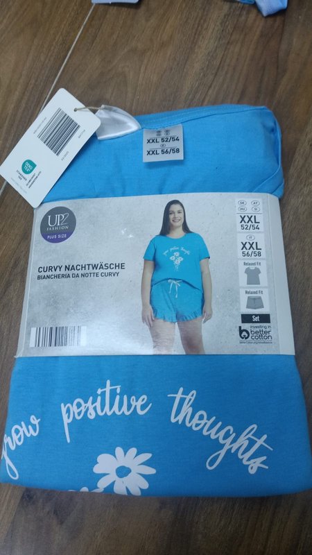 شورت وتشيرت قطني